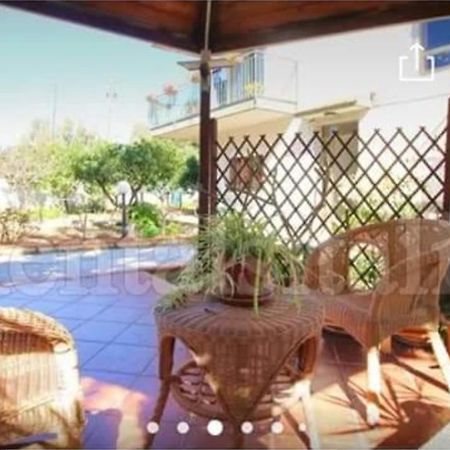 Case Vacanze Le Rose Кампофеліче-ді-Роччелла Екстер'єр фото