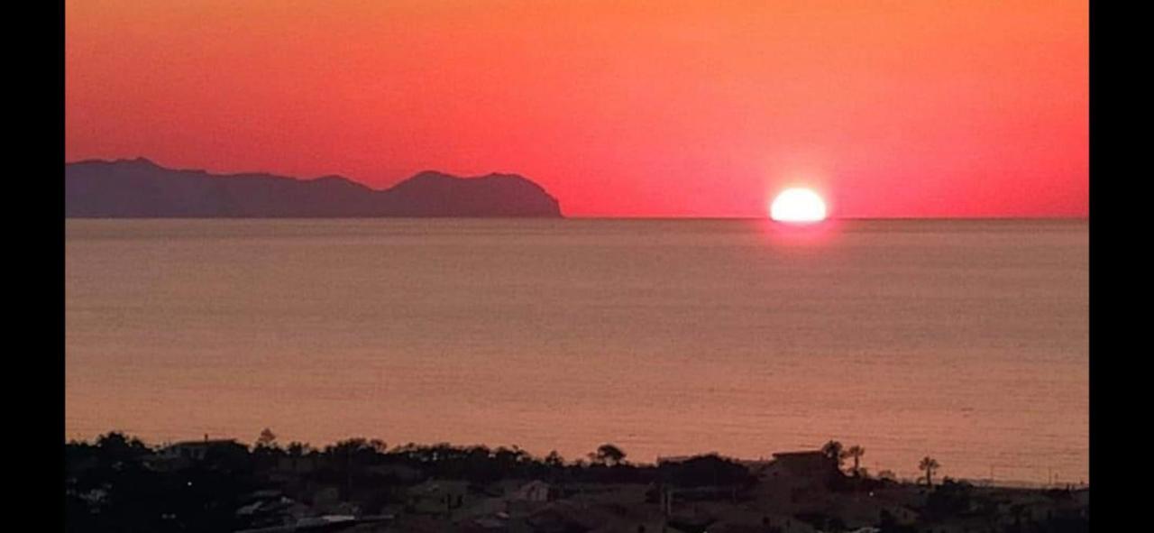 Case Vacanze Le Rose Кампофеліче-ді-Роччелла Екстер'єр фото