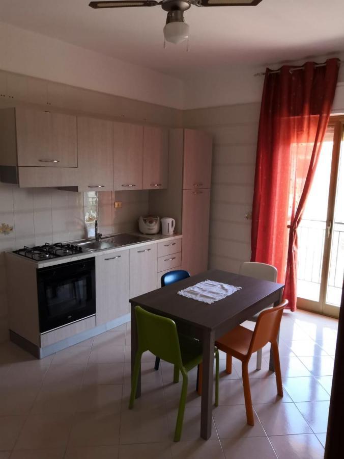 Case Vacanze Le Rose Кампофеліче-ді-Роччелла Екстер'єр фото
